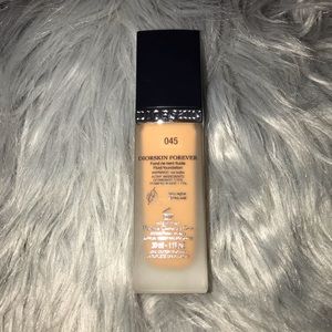 DiorSkin Forever Fluid Foundation (045)